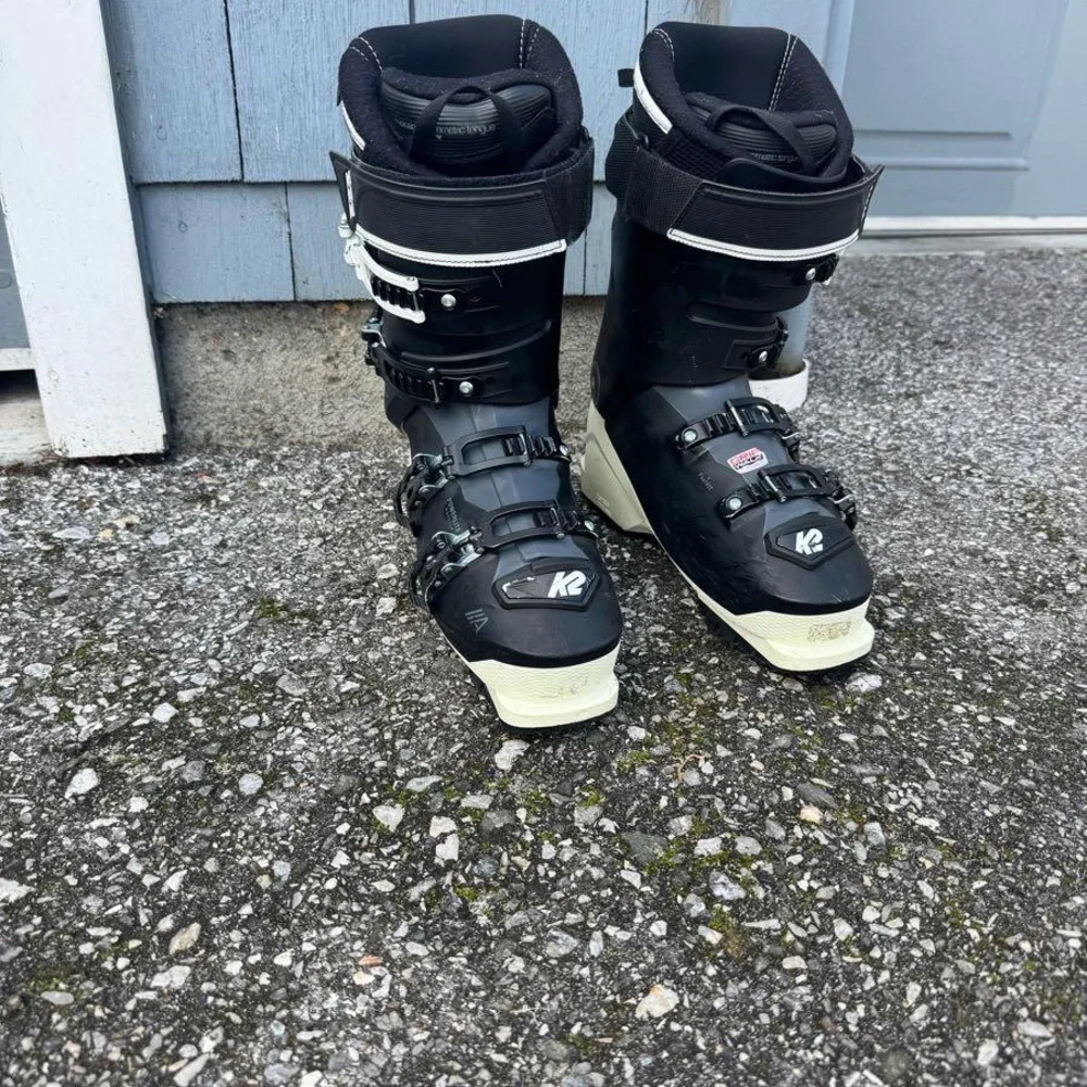 K2 Women's Ski Boot Size US 9-9.5